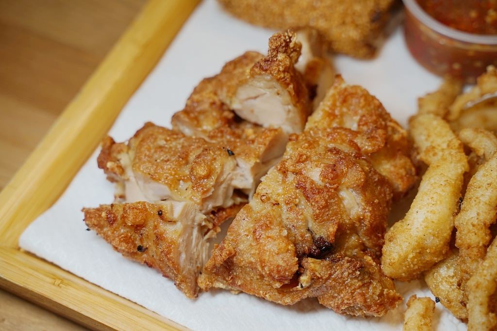 【台北成功市場炸物推薦】比臉大牛蒡天婦羅 酥脆可口易牙居海鮮卷 雞籠天婦羅