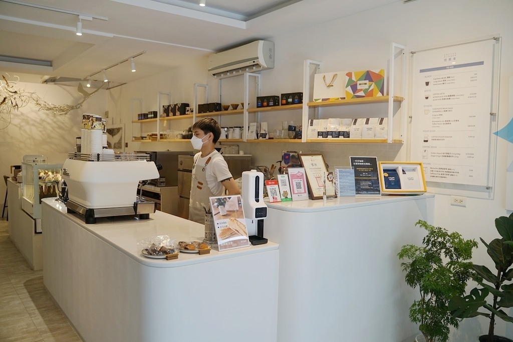 【台北八德路咖啡館推薦】2022TSCA金杯獎手工組TOP6 全台北最有藝術感的咖啡館 挖掘者咖啡八德門市(原歐克法自家烘焙咖啡八德店)