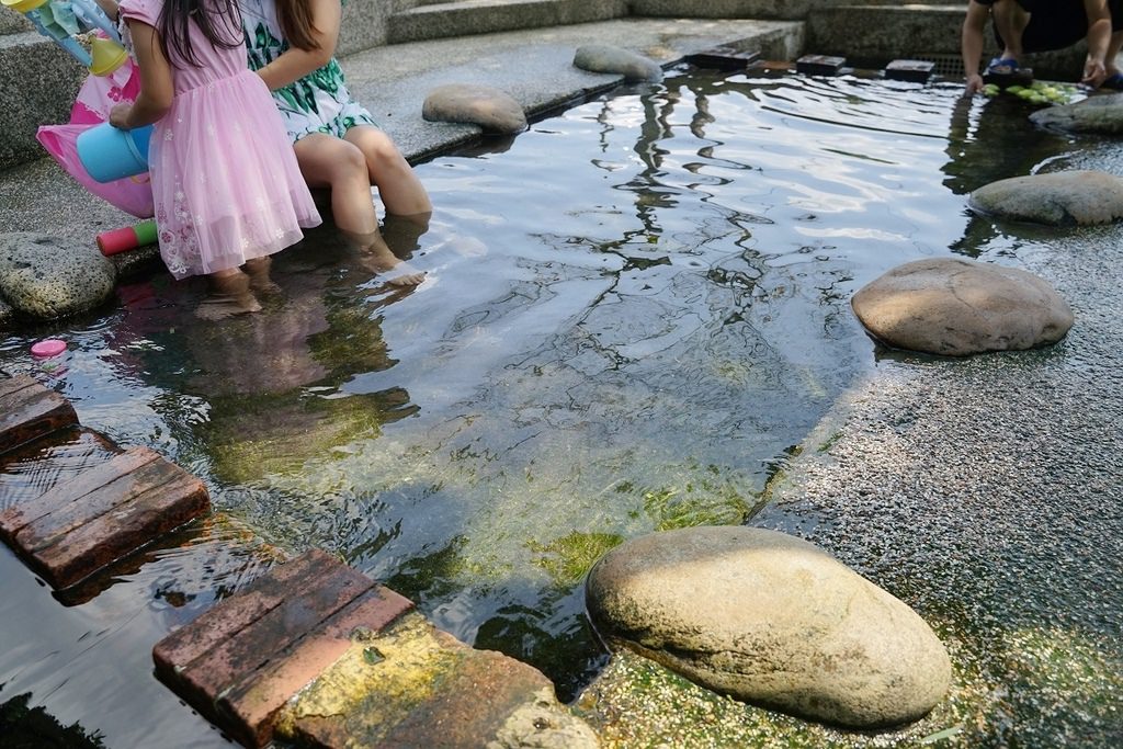 【桃園八德免費戲水景點推薦】百年老樹浣衣池 涔涔不絕清涼池水 大火房泉水浣衣池