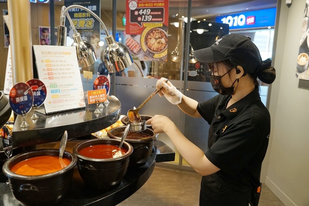 【淡水吃到飽餐廳推薦】大都會廣場美食好選擇 韓國年糕火鍋第一品牌 兩餐 두끼 韓國年糕火鍋吃到飽淡水店