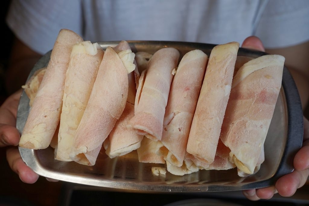 【淡水吃到飽餐廳推薦】大都會廣場美食好選擇 韓國年糕火鍋第一品牌 兩餐 두끼 韓國年糕火鍋吃到飽淡水店