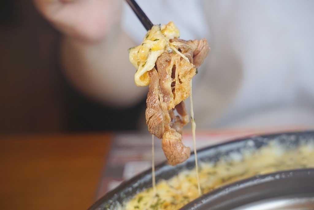 【淡水吃到飽餐廳推薦】大都會廣場美食好選擇 韓國年糕火鍋第一品牌 兩餐 두끼 韓國年糕火鍋吃到飽淡水店
