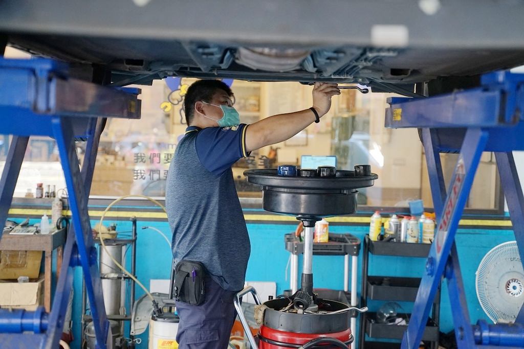 【桃園龜山汽車保養廠推薦】Carcargo車評網線上預約超方便 定期保養機油更換 耐途耐汽車維修保養中心桃園萬壽店