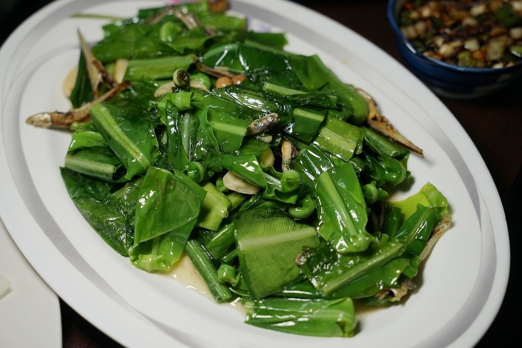 【屏東獅子鄉聚餐餐廳推薦】雙流國家森林遊樂區旁 南迴公路美食好選擇 在水一方土雞城