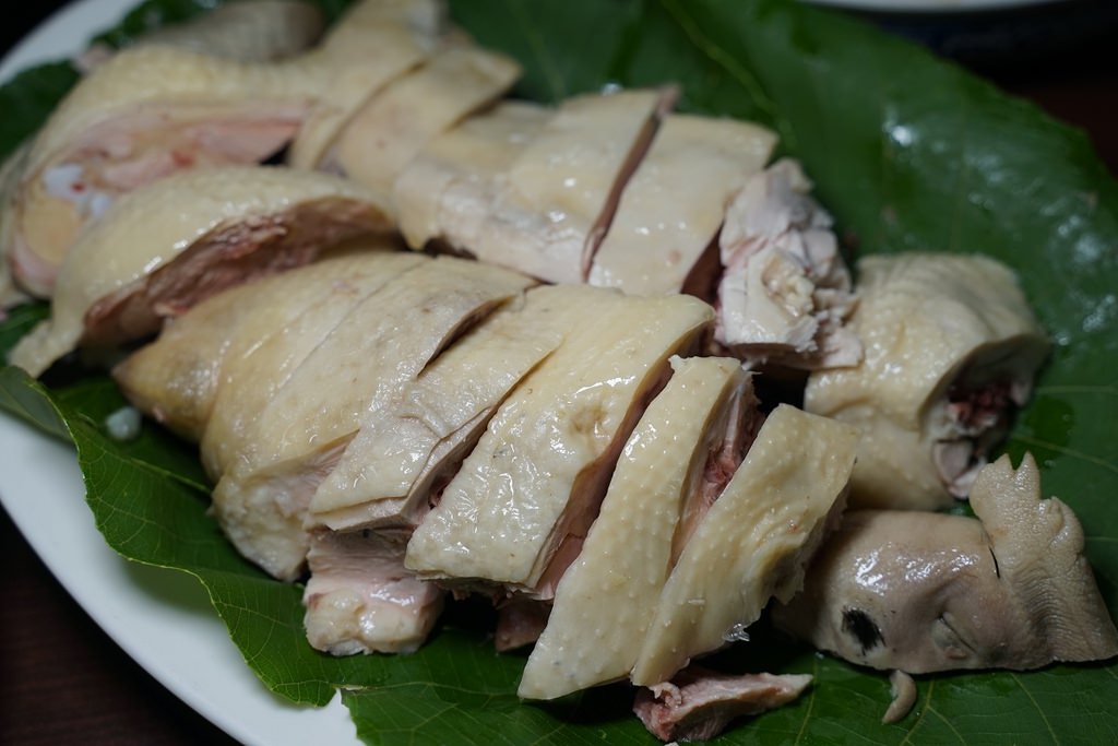 【屏東獅子鄉聚餐餐廳推薦】雙流國家森林遊樂區旁 南迴公路美食好選擇 在水一方土雞城