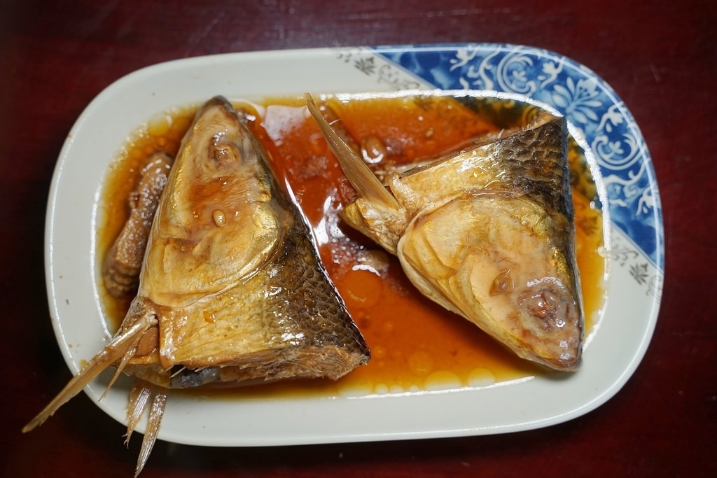 【板橋金門街小吃推薦】真材實料虱目魚料理 美味必點蚵仔肉燥飯/乾魚腸 老芋無刺虱目魚專賣店板橋店