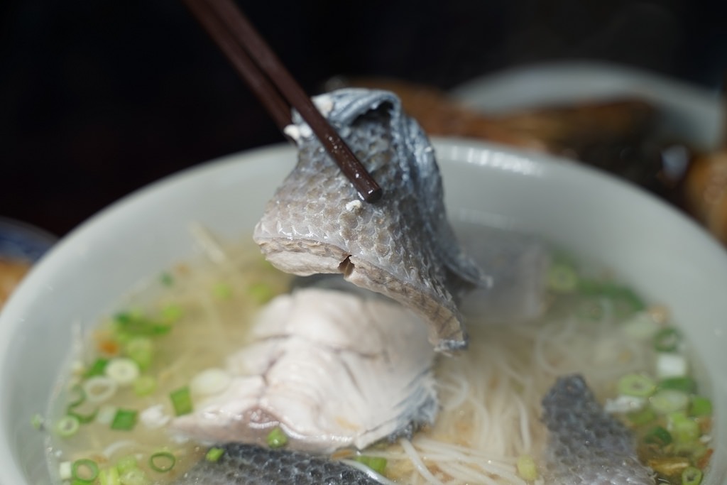 【板橋金門街小吃推薦】真材實料虱目魚料理 美味必點蚵仔肉燥飯/乾魚腸 老芋無刺虱目魚專賣店板橋店