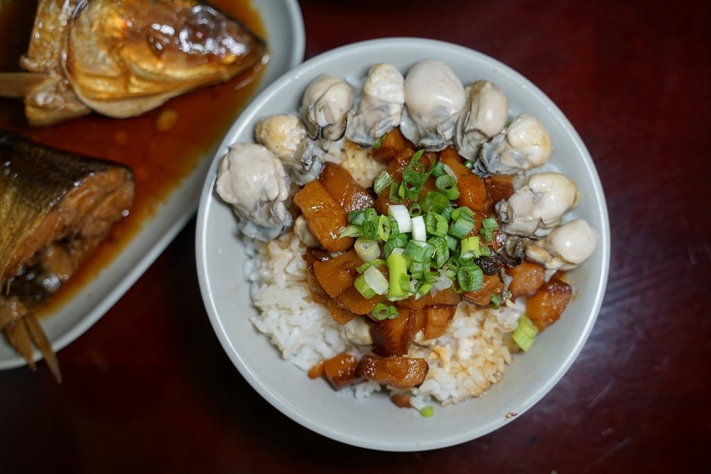 【板橋金門街小吃推薦】真材實料虱目魚料理 美味必點蚵仔肉燥飯/乾魚腸 老芋無刺虱目魚專賣店板橋店