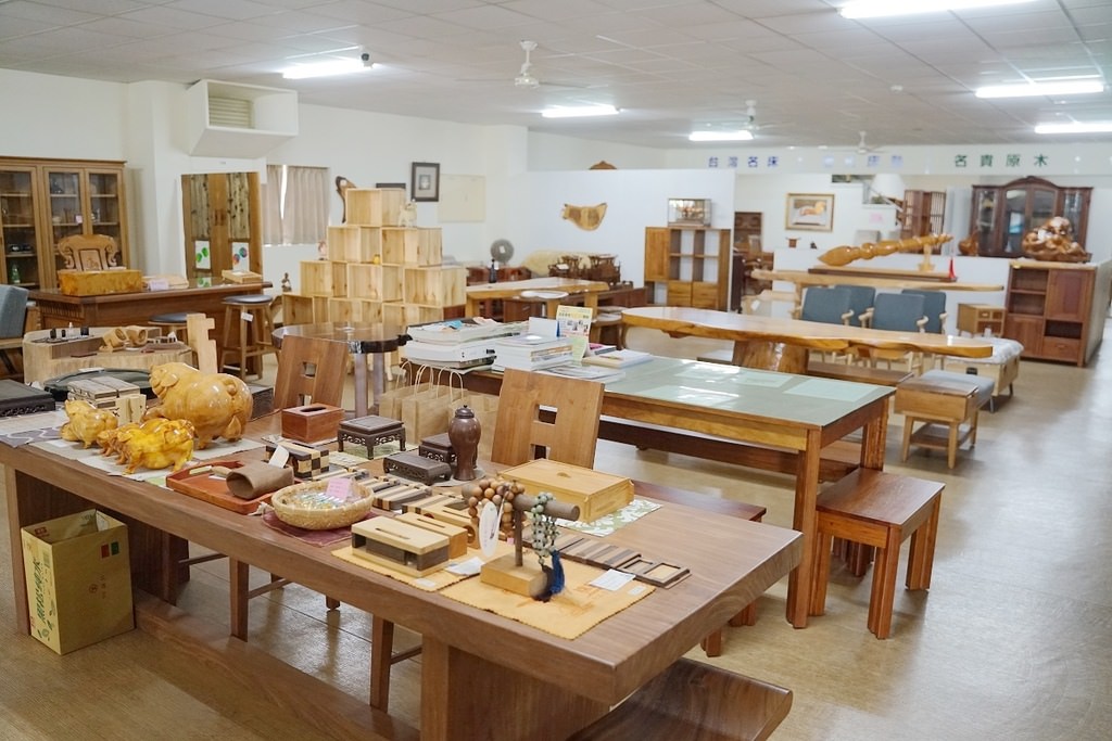 【嘉義家具店推薦】實木家具超多選擇 在地經營價格實惠 誠一家具
