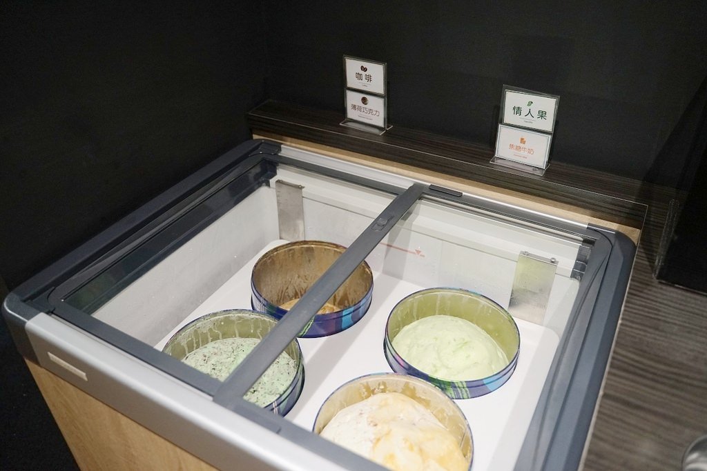 【高雄鼓山火鍋推薦】超豐盛肉品海鮮涮涮鍋 當月壽星再送巧克力和牛 舞古賀鍋物專賣店-華榮店