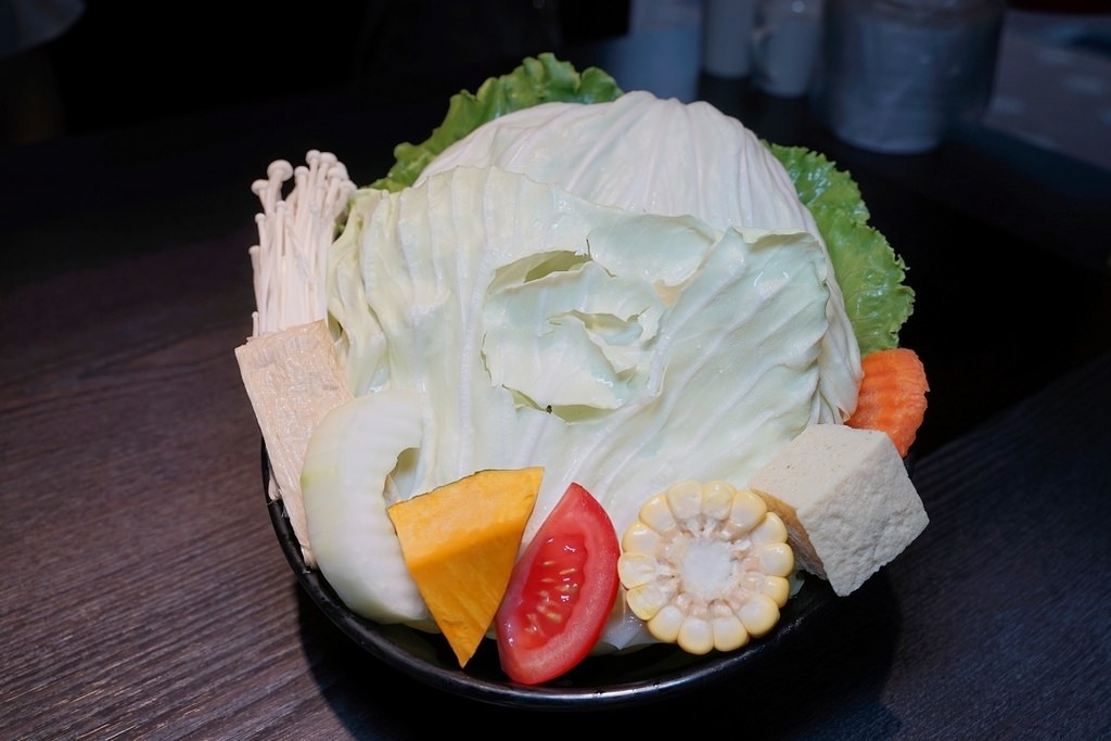 【高雄鼓山火鍋推薦】超豐盛肉品海鮮涮涮鍋 當月壽星再送巧克力和牛 舞古賀鍋物專賣店-華榮店