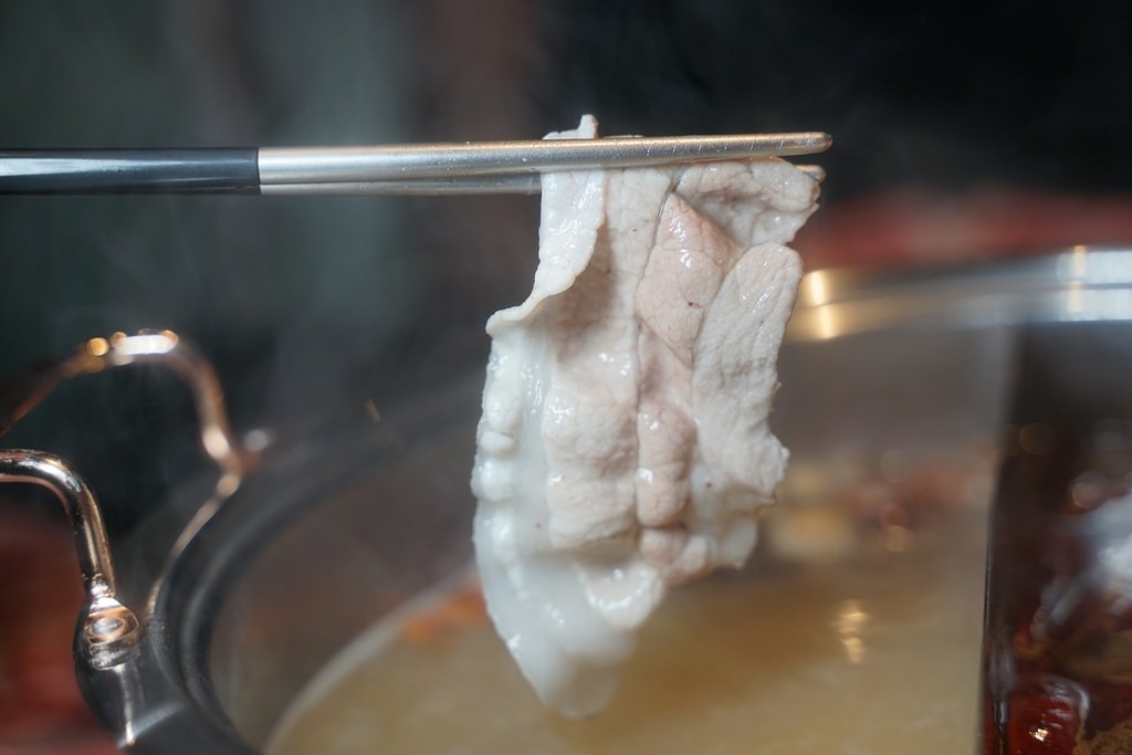 【高雄鼓山火鍋推薦】超豐盛肉品海鮮涮涮鍋 當月壽星再送巧克力和牛 舞古賀鍋物專賣店-華榮店