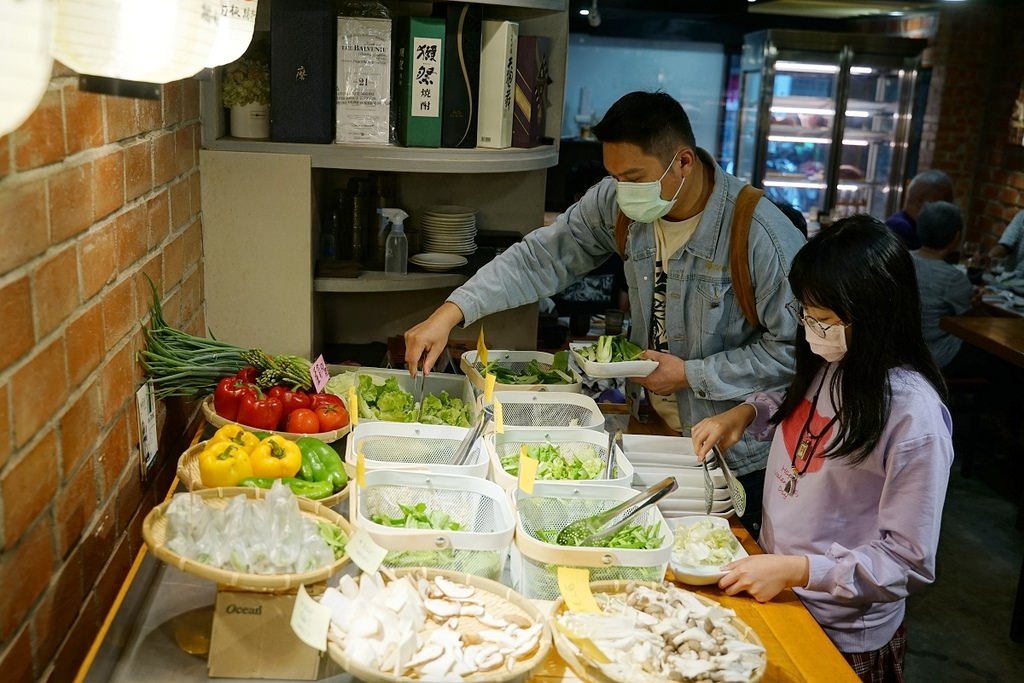 【台北行天宮鐵板燒推薦】加價升級鐵板燒青菜吃到飽 平價實惠和牛套餐 寅藏鐵板燒松江總店