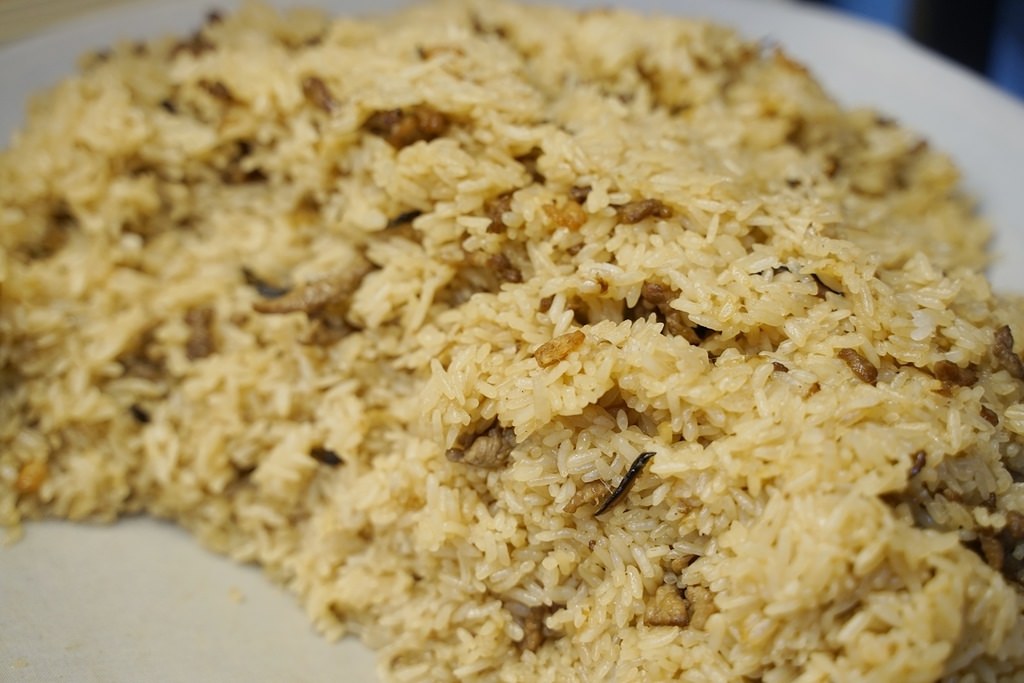 【八德興仁花園夜市小吃推薦】銅板價古早味小吃 口感Q彈美味油飯 阿賢油飯專賣店