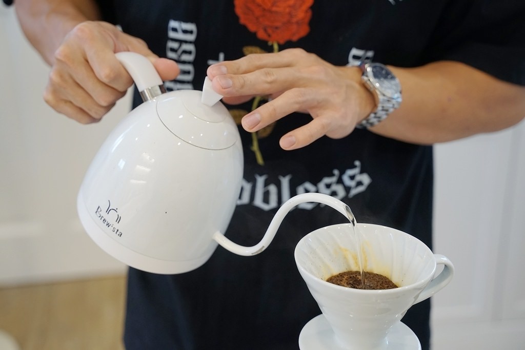 【台東咖啡館推薦】台東超人氣網美下午茶 純白藝術空間台東包場首選 Prozess Flower 普羅賽斯花藝咖啡廳