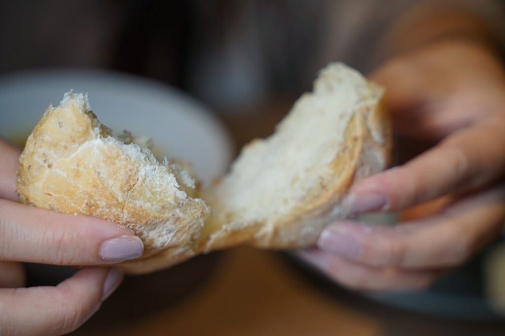 【台東約會餐廳推薦】原民食材結合西式餐點 美味必點香辣蝦到不行/阿拉慕燒烤豬肋排 Alamu Kitchen 阿拉慕廚房