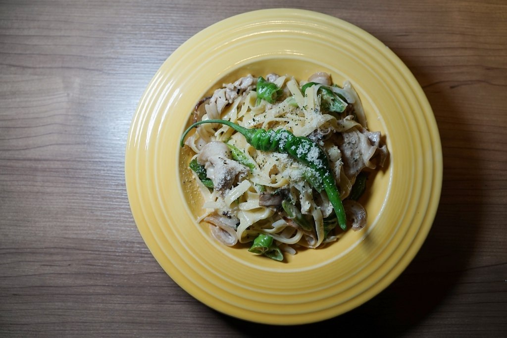 【台東約會餐廳推薦】原民食材結合西式餐點 美味必點香辣蝦到不行/阿拉慕燒烤豬肋排 Alamu Kitchen 阿拉慕廚房