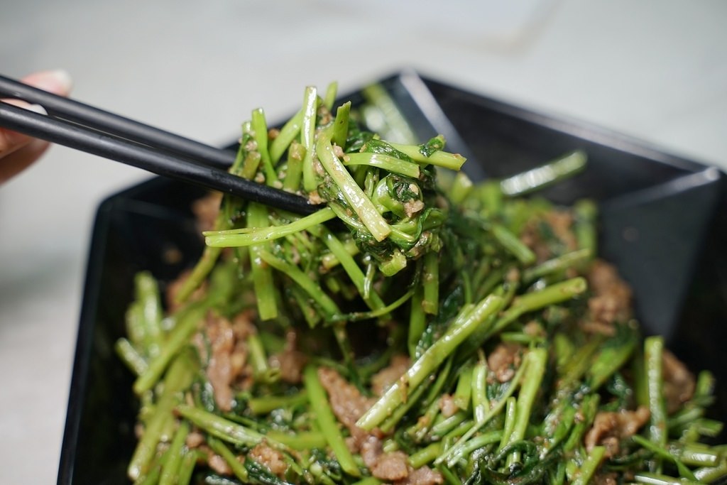 【三重肉燥飯推薦】和牛肉燥+和牛油煎鴨蛋半熟荷包蛋 大火翻炒乾炒鱔魚 承意台南鱔魚麵【蘭笑軒 承意號】