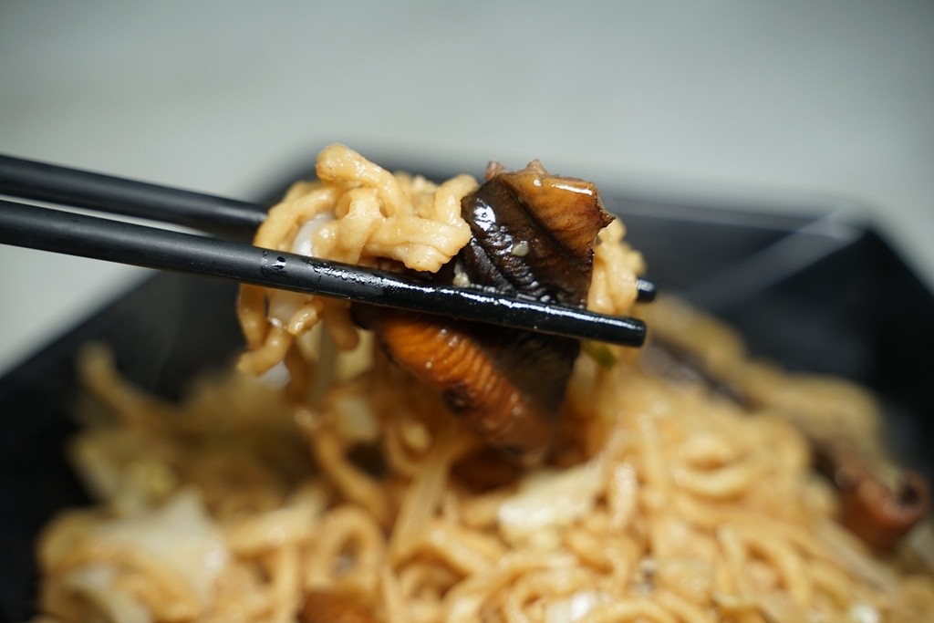 【三重肉燥飯推薦】和牛肉燥+和牛油煎鴨蛋半熟荷包蛋 大火翻炒乾炒鱔魚 承意台南鱔魚麵【蘭笑軒 承意號】