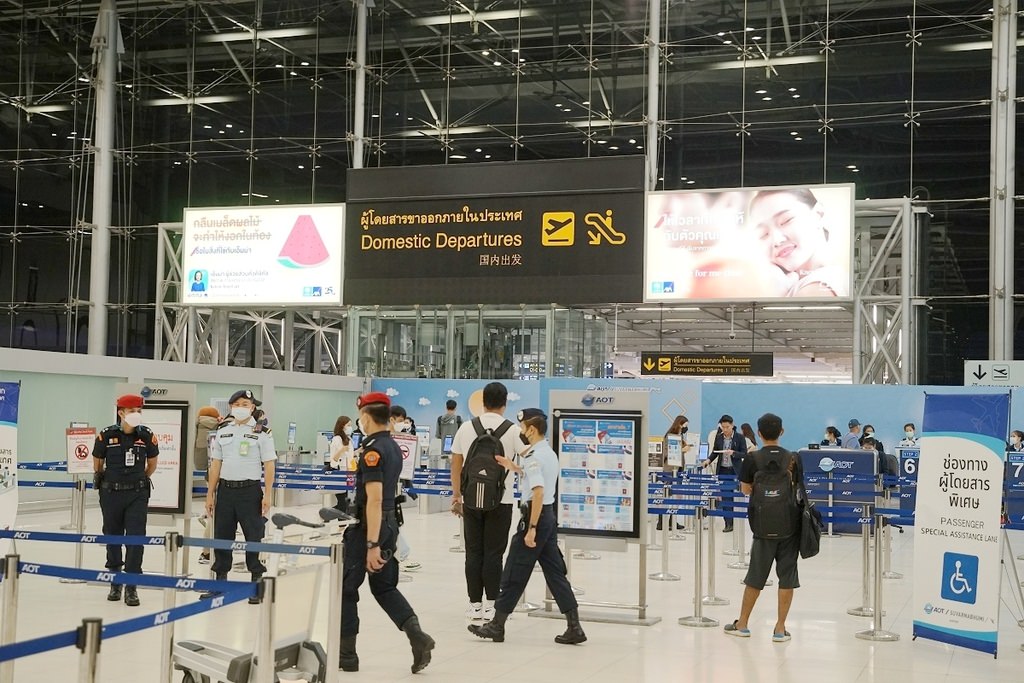 【台灣飛泰國清邁】泰越捷航空曼谷轉機全紀錄 飛機上吃泡麵真的超香