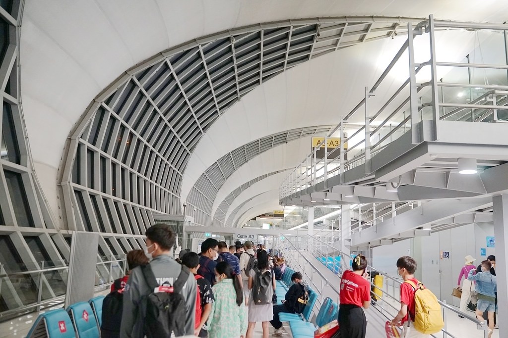 【台灣飛泰國清邁】泰越捷航空曼谷轉機全紀錄 飛機上吃泡麵真的超香