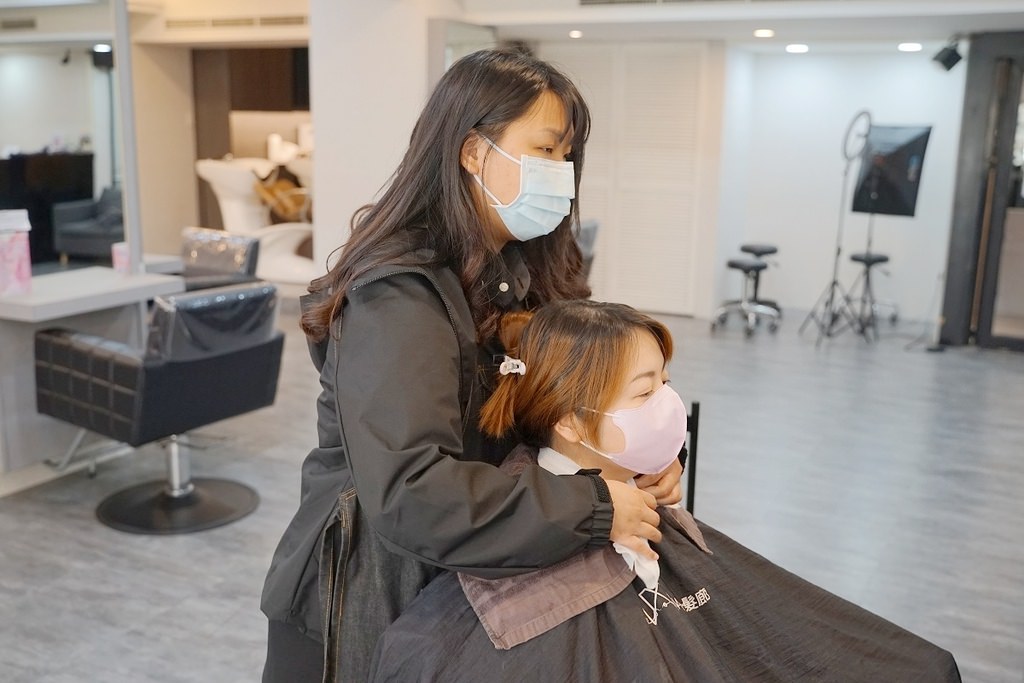 【板橋府中染髮髮廊推薦】女生燙或染1500 不分長短包含洗加剪 護髮全面買一送一 【Wor hair 府中店】