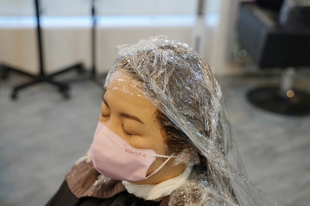 【板橋府中染髮髮廊推薦】女生燙或染1500 不分長短包含洗加剪 護髮全面買一送一 【Wor hair 府中店】