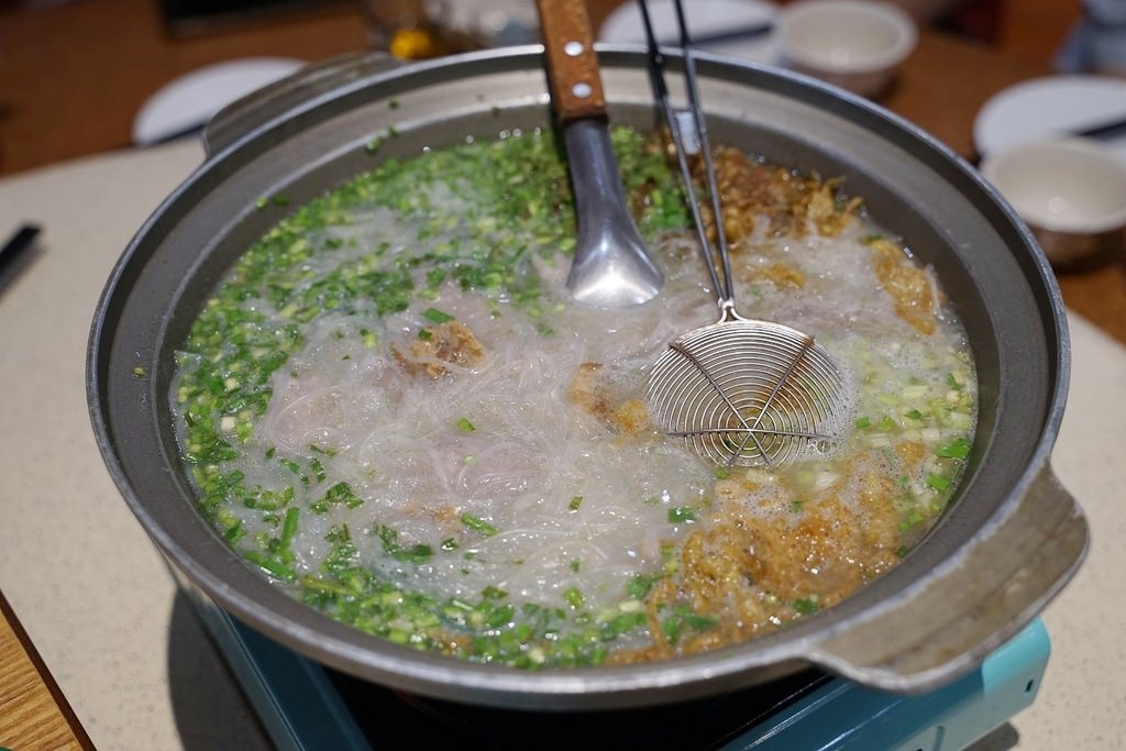 【內壢美食餐廳推薦】機器人自動送餐 內壢人氣聚餐好選擇 大稻鼎海鮮熱炒