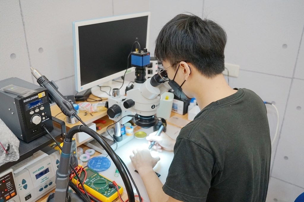 【中壢 iPhone 手機維修推薦】iPhone原廠電池更換 現場立即維修馬上交件 ProFix中壢新生店-Apple原廠零件 電池 螢幕