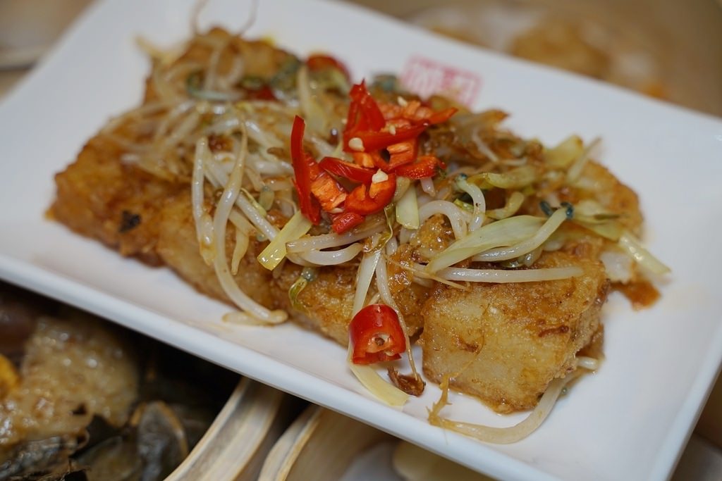 【大江購物中心美食餐廳推薦】人氣必點招牌「豬仔流沙包」 遊港必吃港式點心專門店 點點心台灣中壢大江店