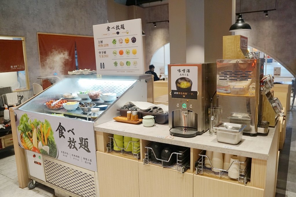【台中愛買復興店美食推薦】自慢個人燒肉專門店 生菜沙拉/漬菜/烤物/飲料/湯品無料放題 義崎丼燒肉愛買復興舖