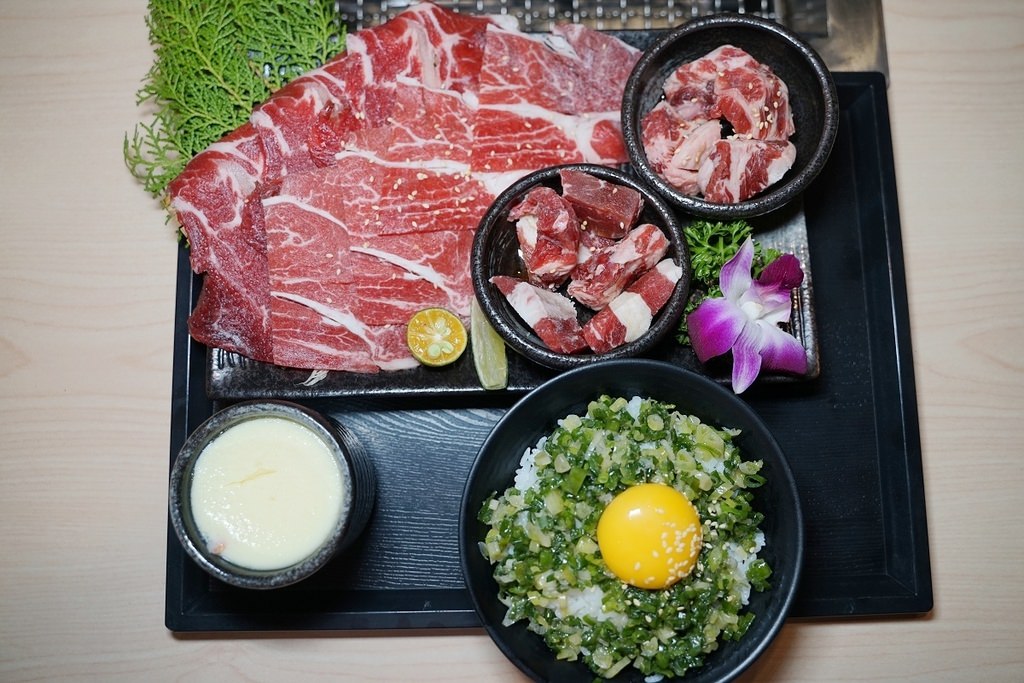 【台中愛買復興店美食推薦】自慢個人燒肉專門店 生菜沙拉/漬菜/烤物/飲料/湯品無料放題 義崎丼燒肉愛買復興舖
