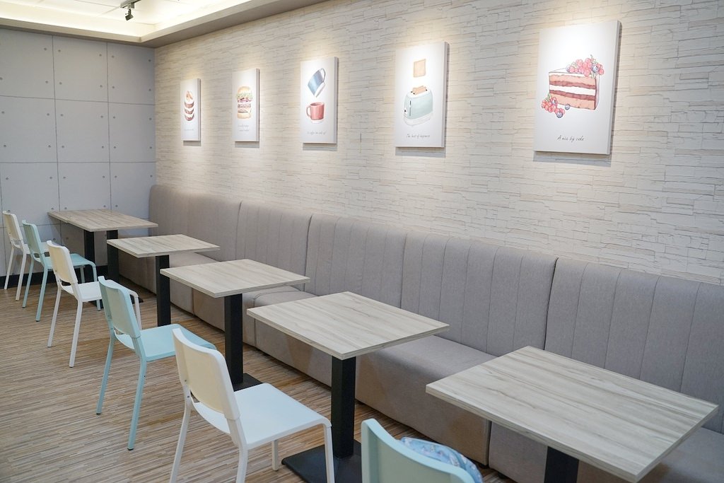 【中壢後站聚餐餐廳推薦】中壢貓咪餐廳好選擇 早午餐/義大利麵/比薩/舒芙蕾 歐米茄義式料理