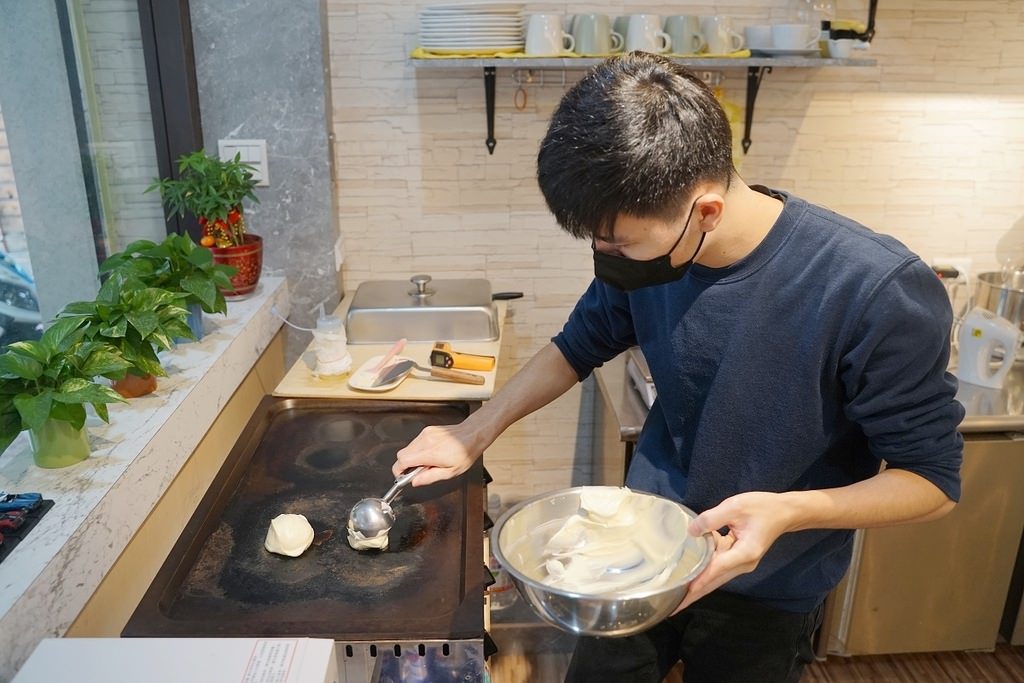 【中壢後站聚餐餐廳推薦】中壢貓咪餐廳好選擇 早午餐/義大利麵/比薩/舒芙蕾 歐米茄義式料理