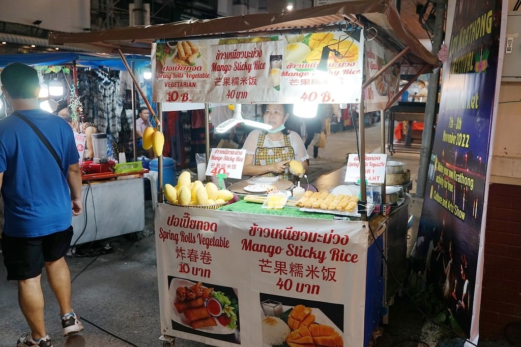 【泰國清邁夜市推薦】每天營業泰國紀念品集散地 泰式按摩銅板價 清邁阿努善夜市 Anusarrn Market