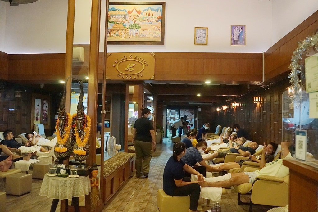 【泰國清邁平價按摩店推薦】泰式按摩250元 腳底按摩150元【Relax & Enjoy Massage ChiangMai】