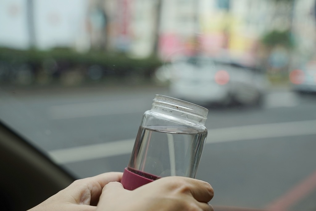 【玻璃防霧好物推薦】車窗玻璃/後視鏡/浴室鏡子都能用 清潔指紋油垢並形成防霧鍍膜【Soft99玻璃防霧劑凝膠型】