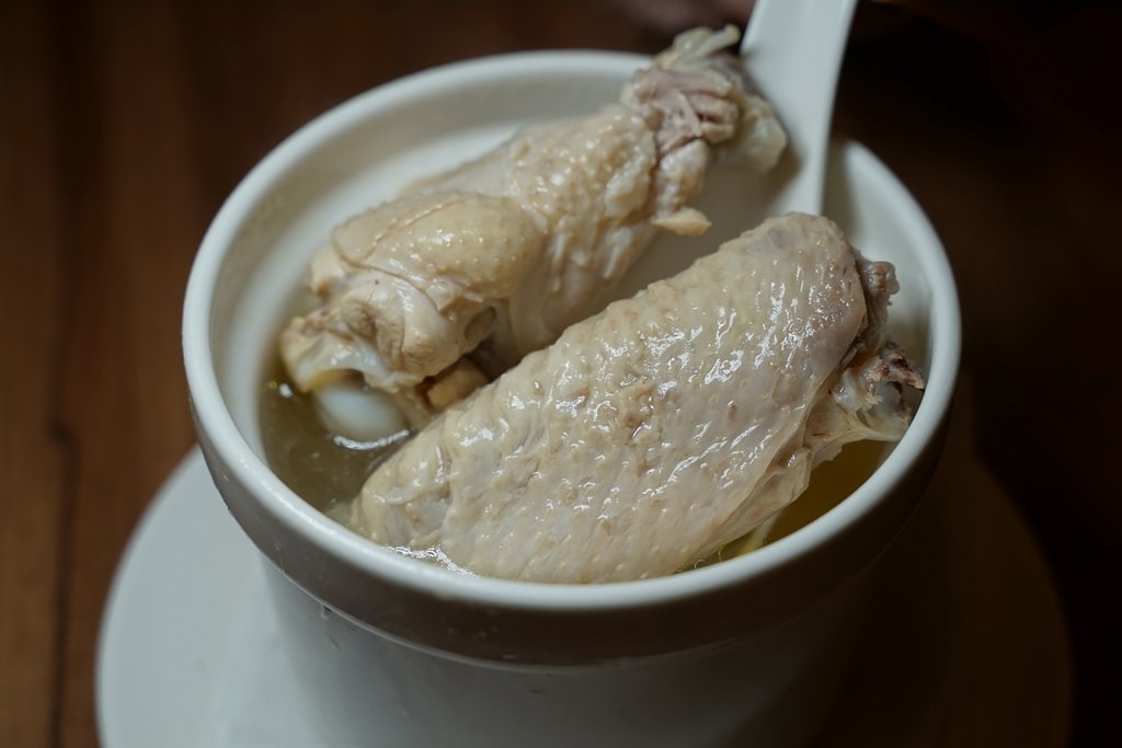 【台北萬華炒飯牛肉麵推薦】招牌泰國香米炒飯 牛腱心紅燒半筋半肉麵 御真牛餐館牛肉麵炒飯專賣店