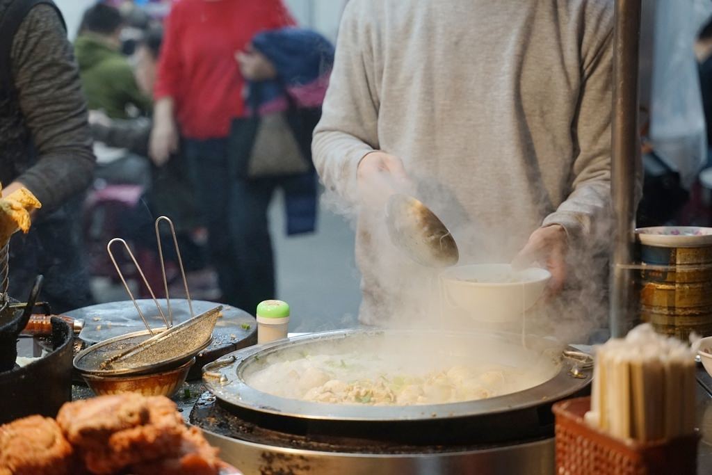 【台北延三夜市排隊美食推薦】捷運大橋頭小吃推薦 在地人從小吃到大 旗魚新竹米粉