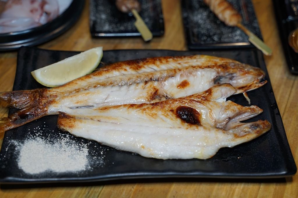 【新店小碧潭美食推薦】新開幕老屋網美餐廳好選擇 精緻碳火燒肉宵夜首選 米炭火燒肉小酒館新店小碧潭店