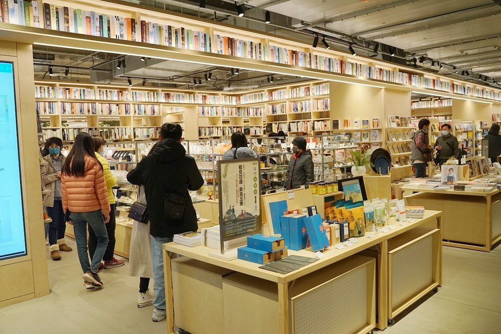 【桃園書店推薦】藝文特區夜生活好去處 桃園最美蔦屋書店 TSUTAYA BOOKSTORE 桃園藝文店