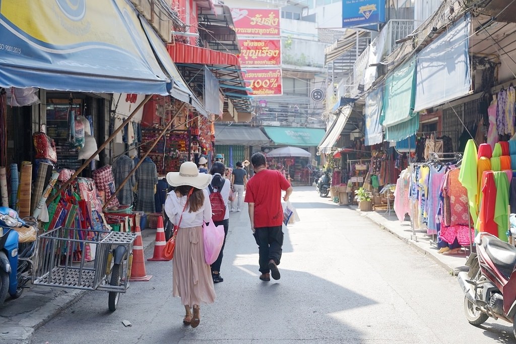 【泰國清邁必去景點推薦】清邁唐人街敗家好去處 傳統市場名產伴手禮 瓦落落市場 Warorot Market