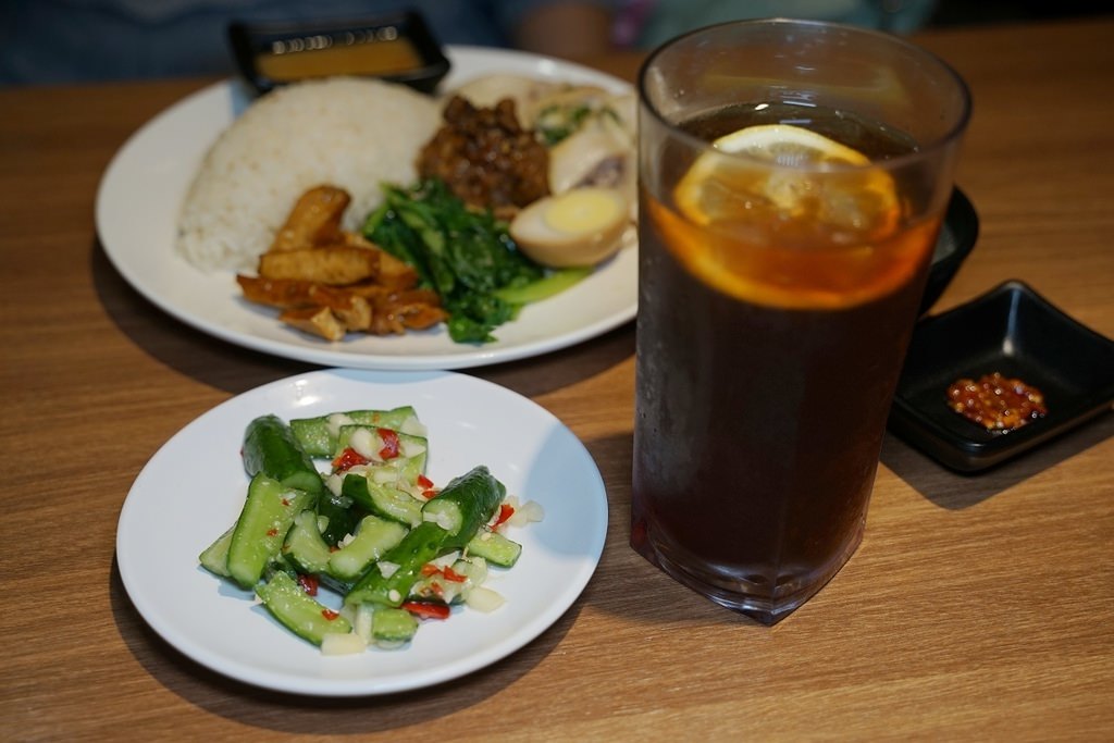 【台北延吉街美食推薦】軟嫩美味海南嫩雞飯 超下飯泰式瑪莎曼咖哩飯 雞上盒雞肉專賣店