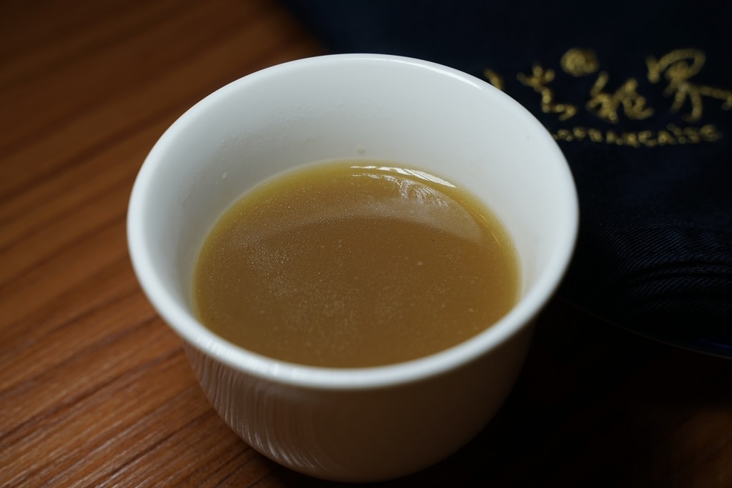 【台北東區無菜單料理推薦】NBA魔獸都愛喝的黃金雞湯 十年一湯入口暖心 L.C Française 法租界