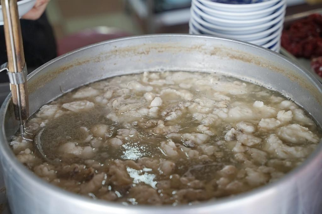 【台南羊肉專賣店推薦】新鮮溫體羊肉湯 美味麻油乾拌羊雜切盤 包成羊肉