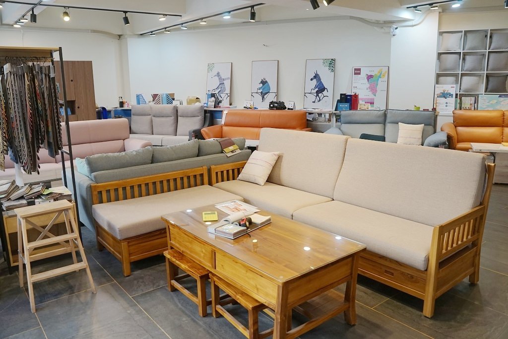 【高雄家具店推薦】客製化沙發超多選擇 終身保修通通批發價 億家具批發倉庫高雄店