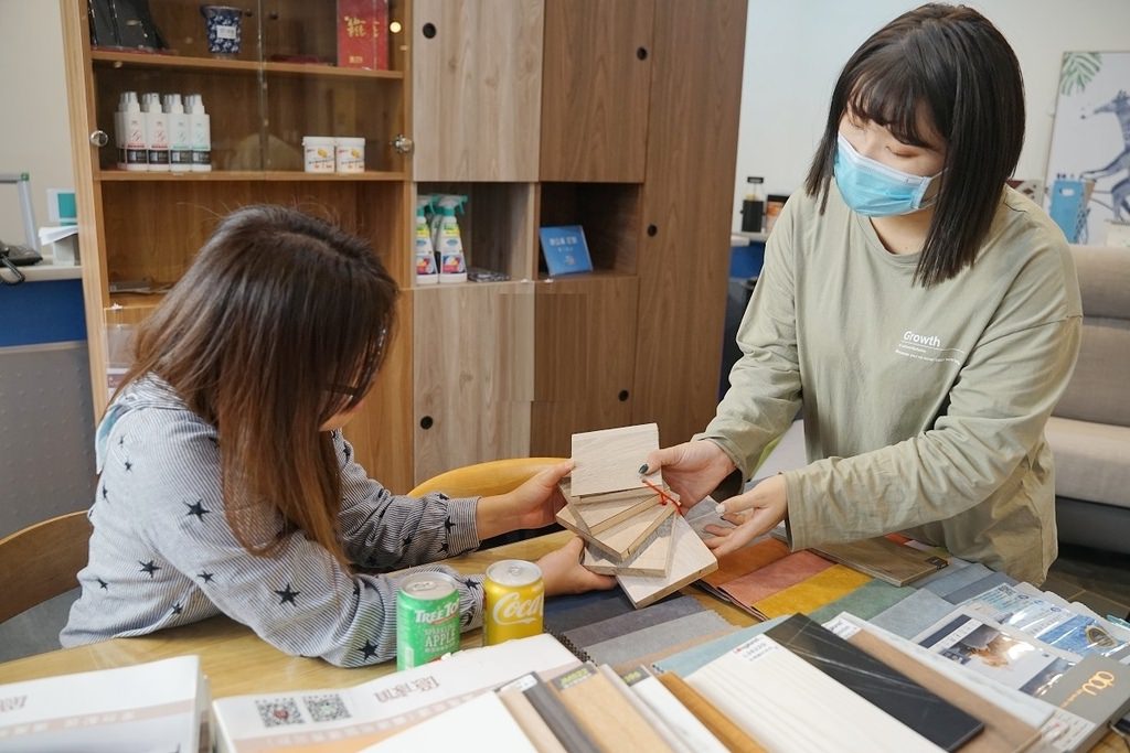 【高雄家具店推薦】客製化沙發超多選擇 終身保修通通批發價 億家具批發倉庫高雄店
