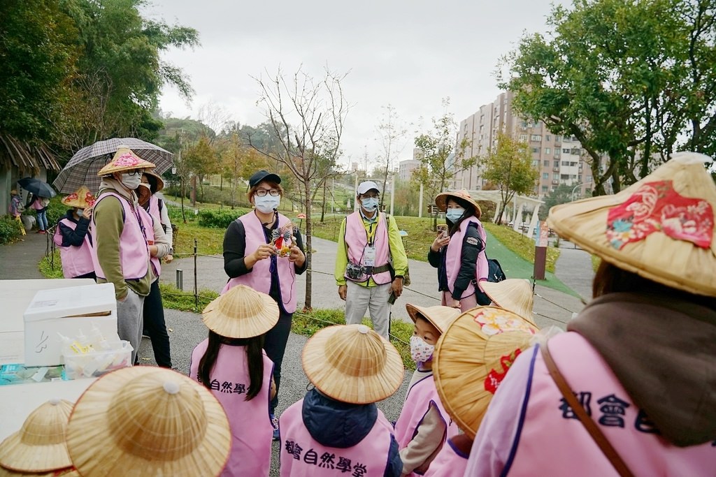 【桃園親子行程景點推薦】都市農夫稻穗收割稻梗祈福環體驗營 專業生態導覽 大有梯田生態公園