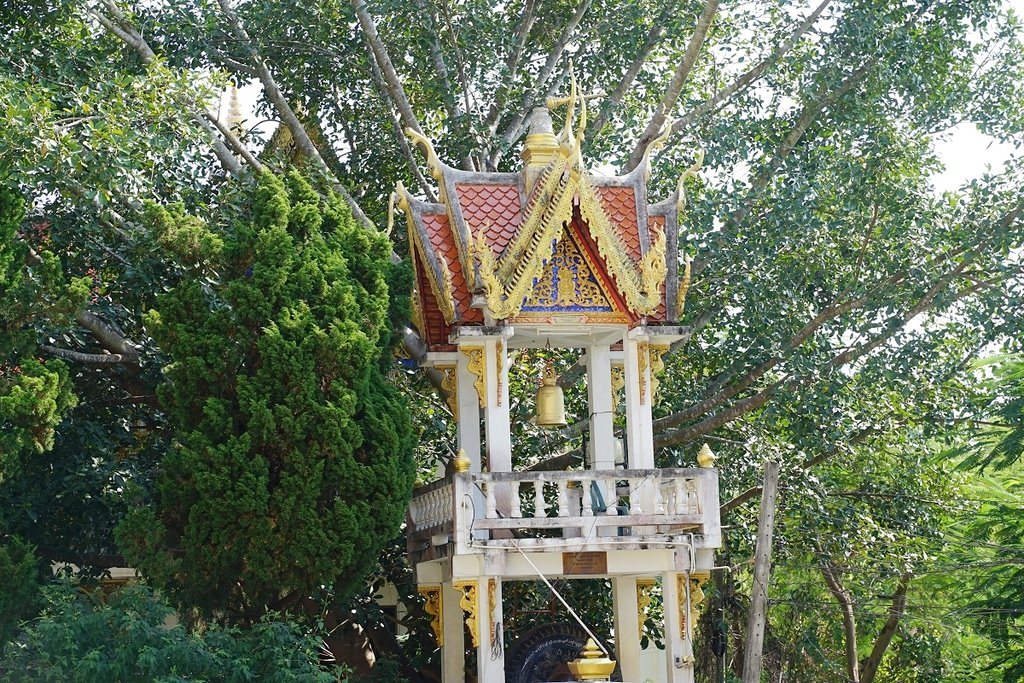 【泰國清邁佛寺推薦】金碧輝煌雙龍階梯步道 菩提樹麥康許願樹 清邁沙閣寺 Wat Phra That Doi Saket