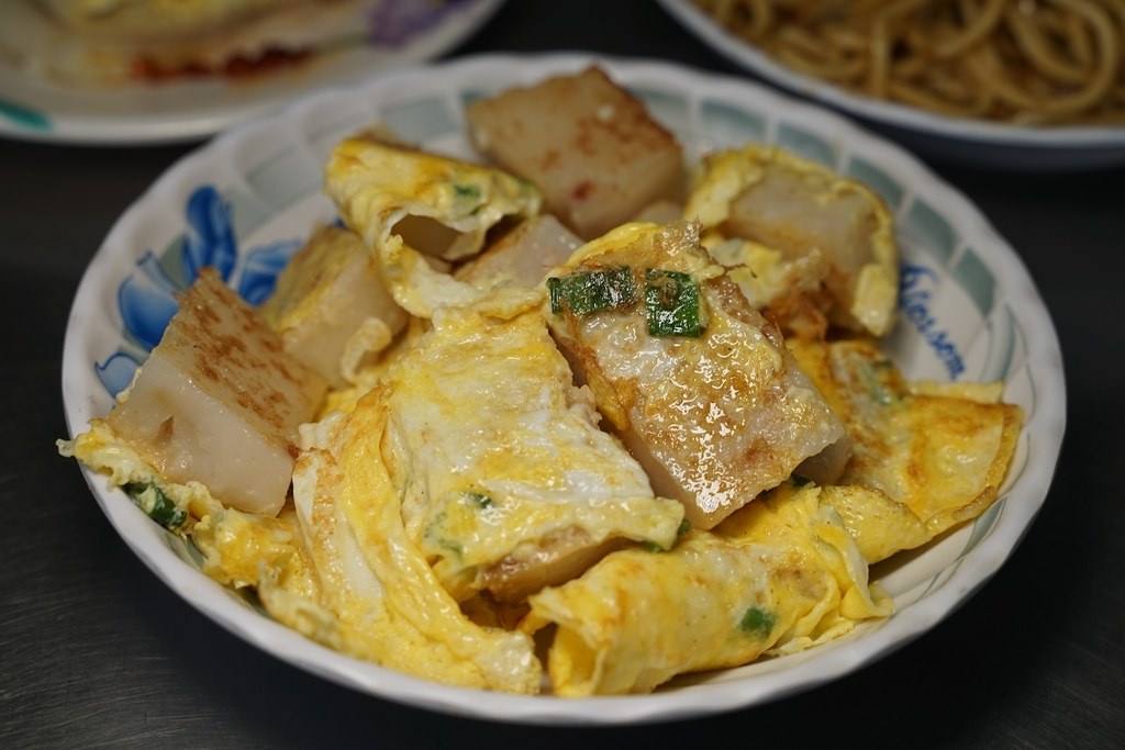 【桃園蘆竹富國路早餐推薦】超人氣鐵皮屋中式早點 美味炒麵+肉羹湯 我家早點